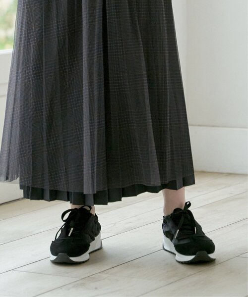 ikka（イッカ）の「【雑誌InRed11月号掲載】サテンスエードコンビスニーカー（スニーカー・レディース・ブラック/オートミール・L/M）」の20枚目の写真