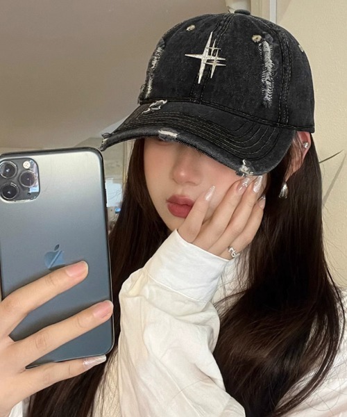 Ressaca（レサーカ）の「ダメージ加工ラインストーンデニムベースボールキャップ（キャップ・レディース・ライトブルー/ブラック・FREE）」の2枚目の写真