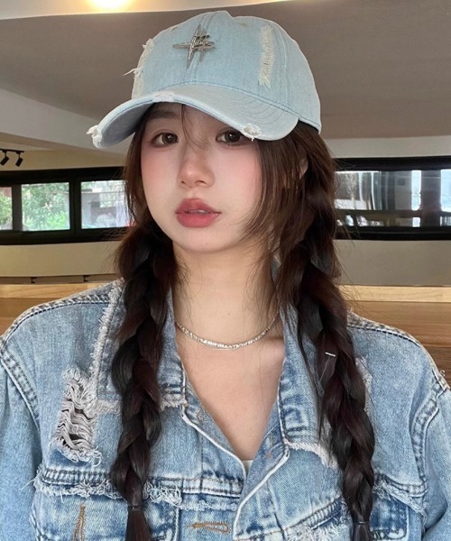 Ressaca（レサーカ）の「ダメージ加工ラインストーンデニムベースボールキャップ（キャップ・レディース・ライトブルー/ブラック・FREE）」の5枚目の写真