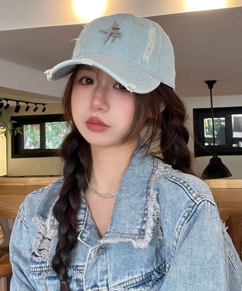 Ressaca（レサーカ）の「ダメージ加工ラインストーンデニムベースボールキャップ（キャップ・レディース・ライトブルー/ブラック・FREE）」の6枚目の写真