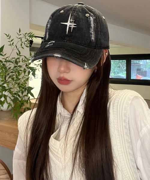 Ressaca（レサーカ）の「ダメージ加工ラインストーンデニムベースボールキャップ（キャップ・レディース・ライトブルー/ブラック・FREE）」の3枚目の写真