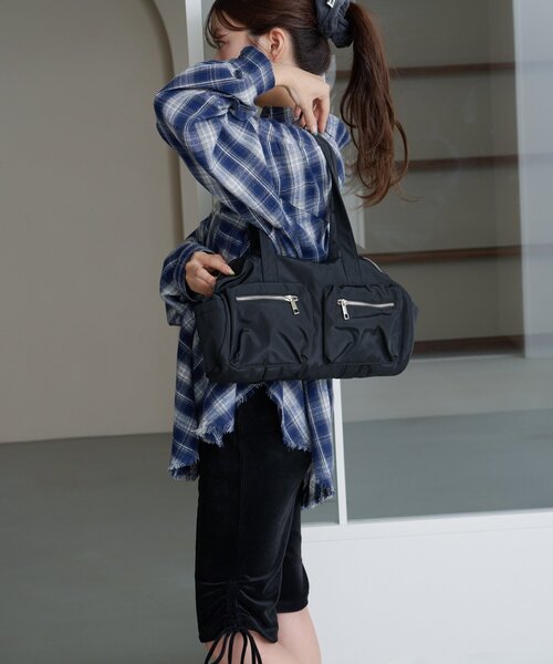 Kastane（カスタネ）の「【500mlペットボトル収納可】ナイロンボストンバッグ（ボストンバッグ・レディース・カーキ/ブラック/アイボリー・FREE）」の4枚目の写真