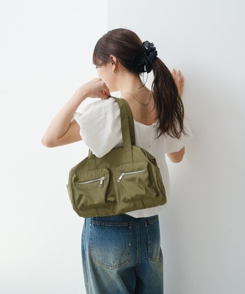 Kastane（カスタネ）の「【500mlペットボトル収納可】ナイロンボストンバッグ（ボストンバッグ・レディース・カーキ/ブラック/アイボリー・FREE）」の9枚目の写真