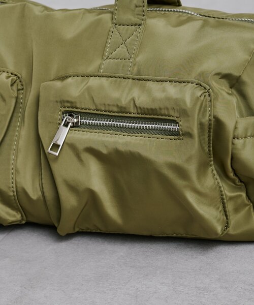 Kastane（カスタネ）の「【500mlペットボトル収納可】ナイロンボストンバッグ（ボストンバッグ・レディース・カーキ/ブラック/アイボリー・FREE）」の10枚目の写真