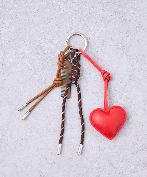 CIAOPANIC TYPY(チャオパニックティピー)の「ハートレザーキーチャーム(キーホルダー・レディース・ブラック/レッド/ネイビー・ONE SIZE)」の8枚目の写真