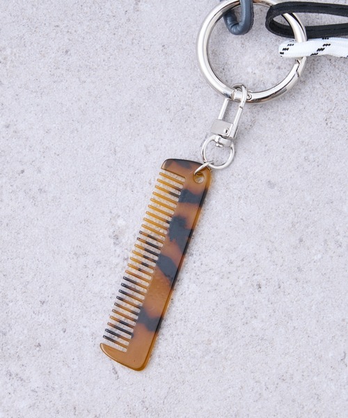 CIAOPANIC TYPY(チャオパニックティピー)の「ハートレザーキーチャーム(キーホルダー・レディース・ブラック/レッド/ネイビー・ONE SIZE)」の12枚目の写真