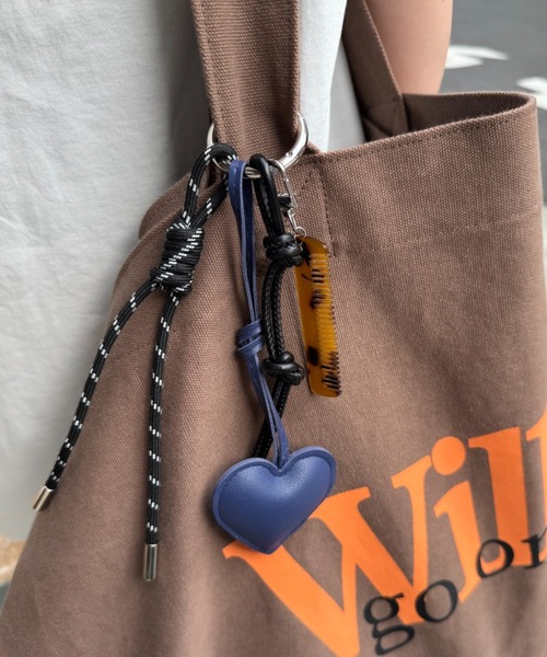 CIAOPANIC TYPY(チャオパニックティピー)の「ハートレザーキーチャーム(キーホルダー・レディース・ブラック/レッド/ネイビー・ONE SIZE)」の5枚目の写真