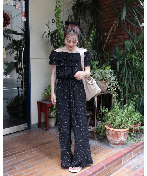 jumelle（ジュメロ）の「オフショルドットオールインワン