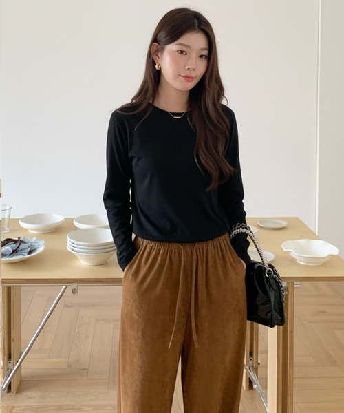 by LEGNA(バイレグナ)の「ラウンドネックロングTシャツ(Tシャツ/カットソー・レディース・杢グレー/ブラック/ホワイト/チャコール/モカ/ホワイト系/ベージュ系/ダークブラウン系/ブラック系/グレー系・MEDIUM/LARGE)」の4枚目の写真