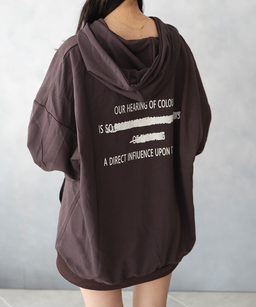 NinaetLina(ニナエリナ)の「薄手 ビックシルエット バックプリント プルパーカー(Tシャツ/カットソー・レディース・ネイビー/ブラック/グレー/ブラウン・FREE)」の4枚目の写真