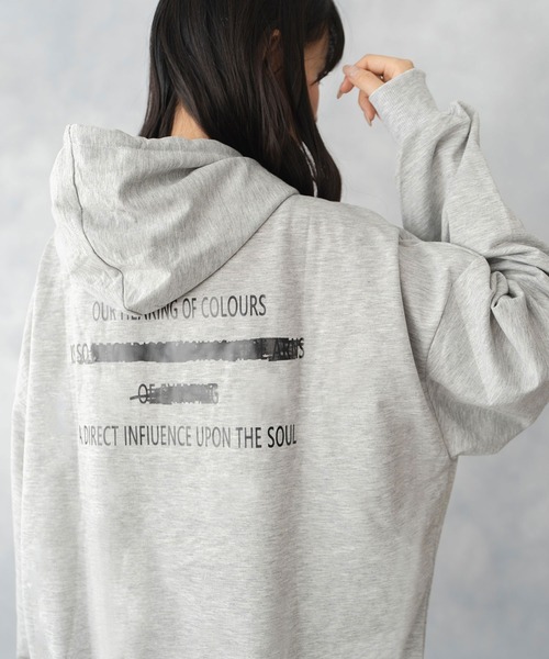 NinaetLina(ニナエリナ)の「薄手 ビックシルエット バックプリント プルパーカー(Tシャツ/カットソー・レディース・ネイビー/ブラック/グレー/ブラウン・FREE)」の1枚目の写真