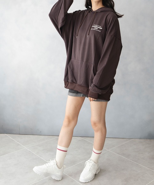 NinaetLina(ニナエリナ)の「薄手 ビックシルエット バックプリント プルパーカー(Tシャツ/カットソー・レディース・ネイビー/ブラック/グレー/ブラウン・FREE)」の16枚目の写真