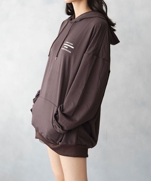 NinaetLina(ニナエリナ)の「薄手 ビックシルエット バックプリント プルパーカー(Tシャツ/カットソー・レディース・ネイビー/ブラック/グレー/ブラウン・FREE)」の17枚目の写真