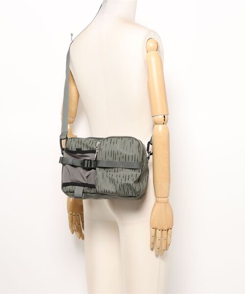CIE(シー)の「【CIE/シー】GRID3 BOTTLE SHOULDER BAG (M) LIMITED EDITION(ショルダーバッグ・メンズ・オリーブ・FREE)」の5枚目の写真