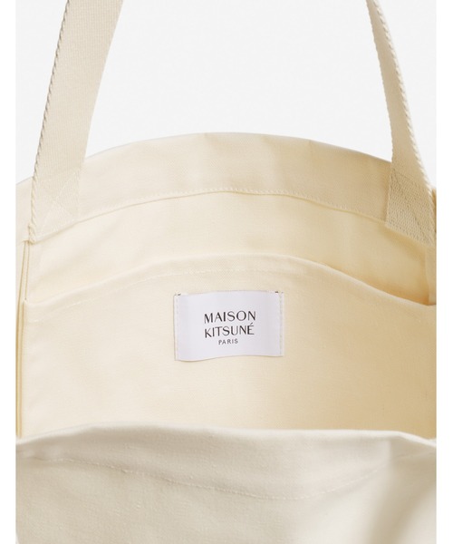 Maison Kitsune（メゾンキツネ）の「DRESSED FOX TOTE（トートバッグ・メンズ・ホワイト・U）」の5枚目の写真
