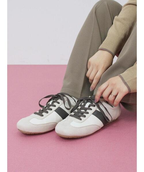 Samansa Mos2 blue（サマンサモスモスブルー）の「クラシックスニーカー（ドレスシューズ・レディース・グレー/ブラック/キナリ・L/M）」の2枚目の写真