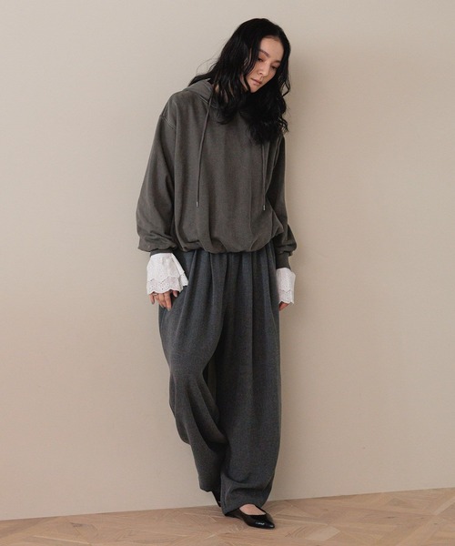 LOWRYS FARM（ローリーズファーム）の「バルーンウラケフーディ  581280（パーカー・レディース・パープル/チャコールグレー/ブラウン・FREE）」の4枚目の写真