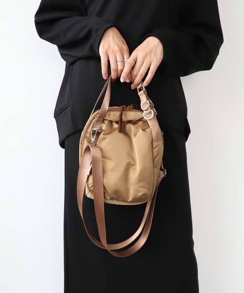 Three Four Time（ｽﾘｰﾌｫｰﾀｲﾑ）の「【Casselini】ナイロンBOXY BAG（ショルダーバッグ・レディース・ベージュ/グレー/ブラック・FREE）」の16枚目の写真