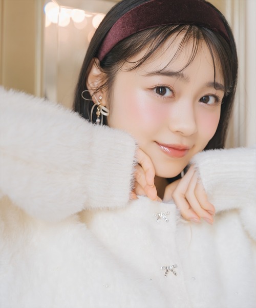 WILLSELECTION（ウィルセレクション）の「パール＆ビジューフェザーカーディガン（カーディガン/ボレロ・レディース・オフホワイト/ブラック/モカ/ダークブラウン/ピンク・FREE）」の2枚目の写真