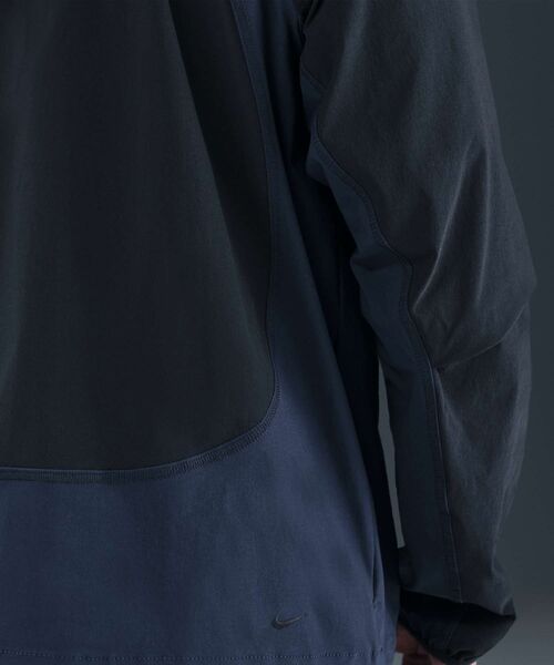 NIKE（ナイキ）の「ナイキ テック メンズ Dri-FIT ウーブン カラーブロック ルーズ オーバーサイズド ジャケット / Nike Tech Men's Dri-FIT Woven Color-Block Loose Oversized Jacket IH8462-010 Black（ナイロンジャケット・メンズ・ブラック・L/M/XL/2XL/S）」の11枚目の写真
