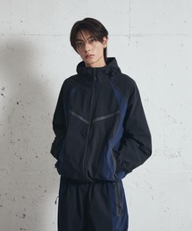 NIKE｜ナイキ（メンズ）のナイロンジャケット（ブラック/黒色系）通販