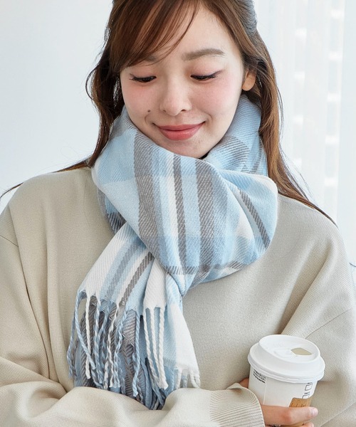 WEGO（ウィゴー）の「WEGO/【25年秋冬新作】大判ストール（マフラー・レディース・サックスブルー/レッド系その他/ライトグレー/ホワイト/レッド/グリーン/その他1/オフホワイト/グレー/その他3/ライトパープル/ネイビー/その他2/ブラック/グレー系その他/ライトピンク・FREE）」の20枚目の写真