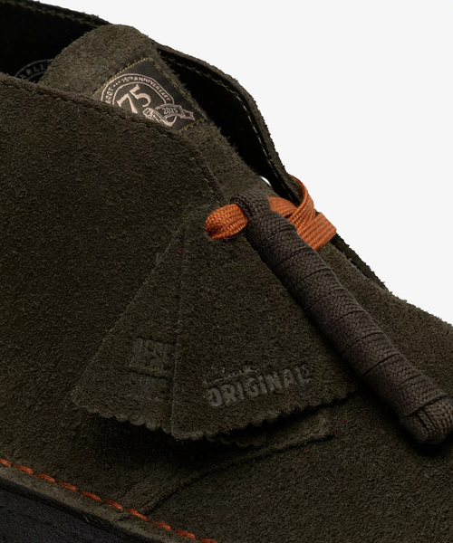 Clarks Originals（クラークスオリジナルズ）の「CLARKS / クラークス デザートブーツ 26182778（ブーツ・メンズ・ライトグリーン・80/85/70/75）」の2枚目の写真