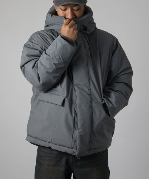 NYLAUS（ナイラス）の「【Nylaus】撥水/防風 ポリタスラン ファイバー中綿 シームレス ハーフジャケット 中綿ジャケット（ダウンジャケット/コート・メンズ・ブラック/カーキ/グレイッシュベージュ/チャコール・M/L）」の8枚目の写真