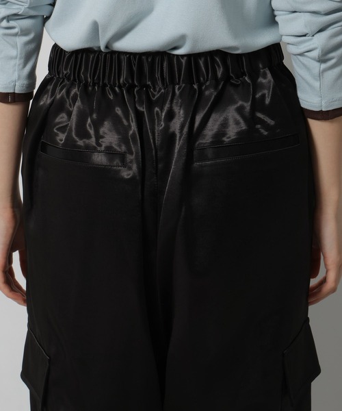 LAKOLE(ラコレ)の「サテンカーゴパンツ / 602384(カーゴパンツ・レディース・ブラック/カーキ/スモークピンク・FREE)」の21枚目の写真