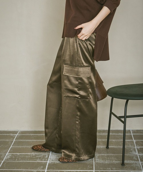 LAKOLE(ラコレ)の「サテンカーゴパンツ / 602384(カーゴパンツ・レディース・ブラック/カーキ/スモークピンク・FREE)」の6枚目の写真