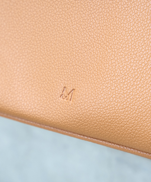 &MyuQ(アンドミューク)の「【&MyuQ/アンドミューク】THALLO ショルダーバッグ / トートバッグ(トートバッグ・レディース・キャメル/ブラック・フリー)」の15枚目の写真