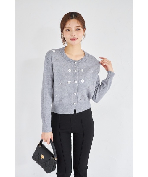tocco closet（トッコ　クローゼット）の「【ZOZO限定】パール釦フラワーモチーフ×ビジューニットカーディガン（ニット/セーター・レディース・アイボリー/ブラック/グレー・M）」の22枚目の写真