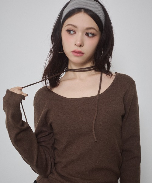 ENVYM（アンビー）の「前後２WAY チョーカー ハイゲージ ニットトップス（ニット/セーター・レディース・ブラウン/グレー/ブラック/レッド/アイボリー・FREE）」の8枚目の写真