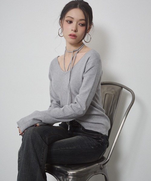 ENVYM（アンビー）の「前後２WAY チョーカー ハイゲージ ニットトップス（ニット/セーター・レディース・ブラウン/グレー/ブラック/レッド/アイボリー・FREE）」の22枚目の写真