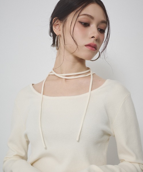 ENVYM（アンビー）の「前後２WAY チョーカー ハイゲージ ニットトップス（ニット/セーター・レディース・ブラウン/グレー/ブラック/レッド/アイボリー・FREE）」の20枚目の写真