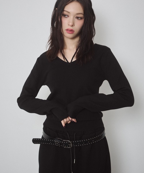 ENVYM（アンビー）の「前後２WAY チョーカー ハイゲージ ニットトップス（ニット/セーター・レディース・ブラウン/グレー/ブラック/レッド/アイボリー・FREE）」の10枚目の写真