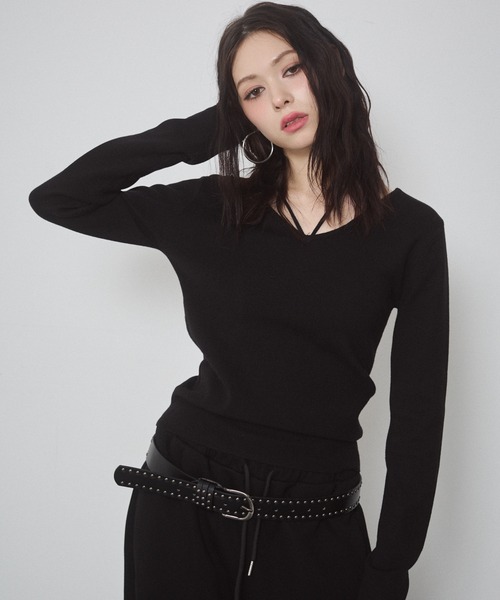 ENVYM（アンビー）の「前後２WAY チョーカー ハイゲージ ニットトップス（ニット/セーター・レディース・ブラウン/グレー/ブラック/レッド/アイボリー・FREE）」の11枚目の写真