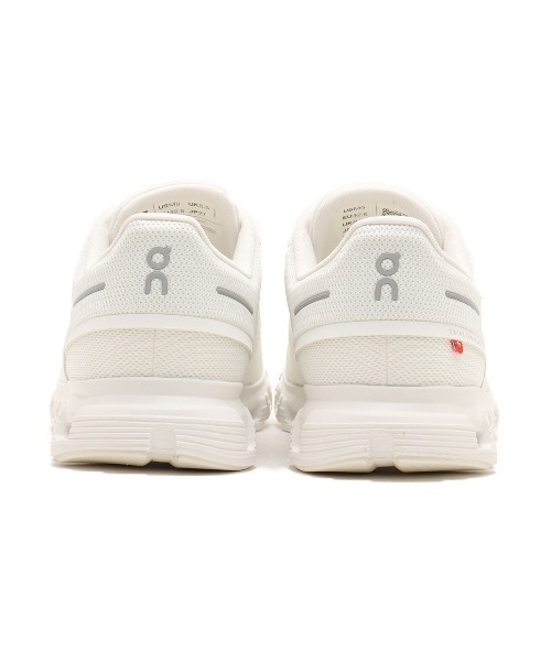 On(オン)の「On Cloud 6 M / オン クラウド 6(スニーカー・メンズ・ホワイト・30.0cm/29.0cm/28.5cm/28.0cm/27.5cm/27.0cm/26.5cm/26.0cm/25.5cm)」の3枚目の写真