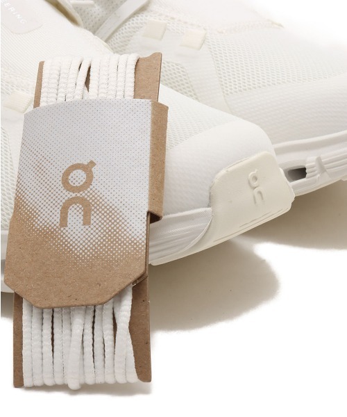 On(オン)の「On Cloud 6 M / オン クラウド 6(スニーカー・メンズ・ホワイト・30.0cm/29.0cm/28.5cm/28.0cm/27.5cm/27.0cm/26.5cm/26.0cm/25.5cm)」の4枚目の写真