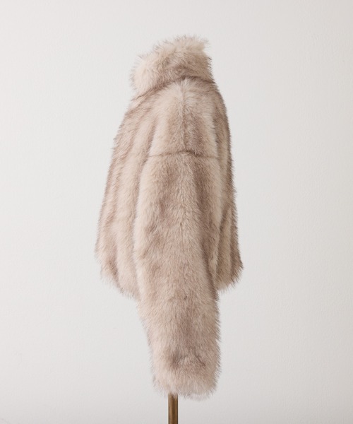 one after another NICE CLAUP（ワンアフターアナザーナイスクラップ）の「フェイクファーショートコート（ブルゾン・レディース・オフホワイト/ベージュ/ピンク/ブラウン・FREE）」の6枚目の写真