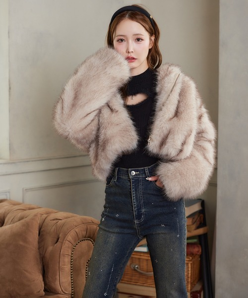 one after another NICE CLAUP（ワンアフターアナザーナイスクラップ）の「フェイクファーショートコート（ブルゾン・レディース・オフホワイト/ベージュ/ピンク/ブラウン・FREE）」の15枚目の写真