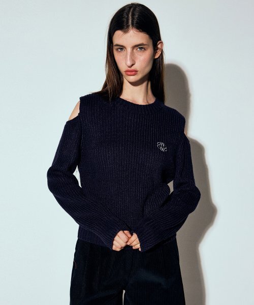 NICK&NICOLE(ニックアンドニコール)の「SHOULDER CUT OUT KNIT_NAVY(ニット/セーター・レディース・その他・FREE)」の3枚目の写真