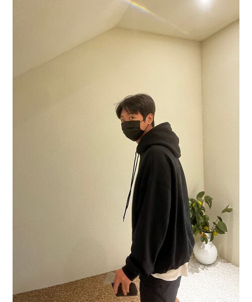 1993STUDIO(1993スタジオ)の「スタジオアーチロゴフード_ブラック(パーカー・レディース・その他・LARGE/MEDIUM)」の5枚目の写真