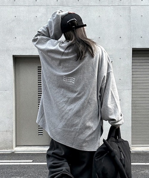 YACA（ヤーカ）の「Loose Sleeve Logo Tee/ルーズスリーブロゴT【unisex item】（Tシャツ/カットソー・レディース・ホワイト/ブラック/アッシュグレー/グレー・FREE）」の4枚目の写真