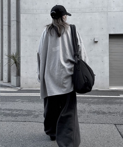 YACA（ヤーカ）の「Loose Sleeve Logo Tee/ルーズスリーブロゴT【unisex item】（Tシャツ/カットソー・レディース・ホワイト/ブラック/アッシュグレー/グレー・FREE）」の8枚目の写真