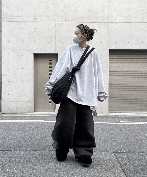 YACA（ヤーカ）の「Loose Sleeve Logo Tee/ルーズスリーブロゴT【unisex item】（Tシャツ/カットソー・レディース・ホワイト/ブラック/アッシュグレー/グレー・FREE）」の12枚目の写真