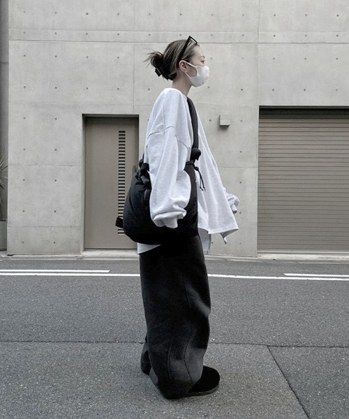 YACA（ヤーカ）の「Loose Sleeve Logo Tee/ルーズスリーブロゴT【unisex item】（Tシャツ/カットソー・レディース・ホワイト/ブラック/アッシュグレー/グレー・FREE）」の14枚目の写真