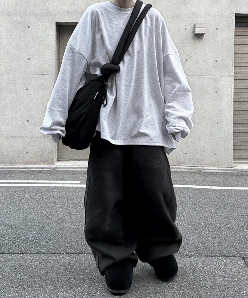 YACA（ヤーカ）の「Loose Sleeve Logo Tee/ルーズスリーブロゴT【unisex item】（Tシャツ/カットソー・レディース・ホワイト/ブラック/アッシュグレー/グレー・FREE）」の20枚目の写真