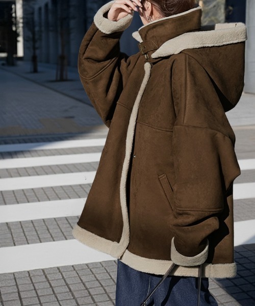HUG.U(ハグユー)の「「フードが外せるマルチway」 あったか本命ムートンライクコート(ムートンコート・レディース・ブラック/ブラウン・FREE)」の2枚目の写真