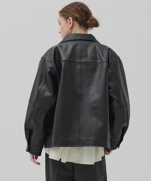 PUBLIC TOKYO（パブリックトウキョウ）の「【水牛本革】カーフレザーボクシージャケット（ライダースジャケット・レディース・ブラック・2/1）」の12枚目の写真